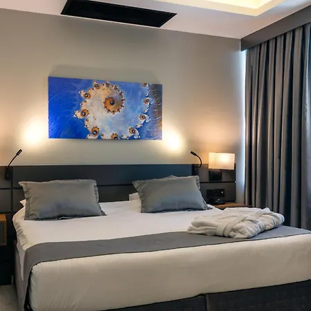 Hotel The Plaza 4*