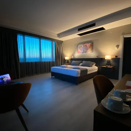 The Plaza 4*